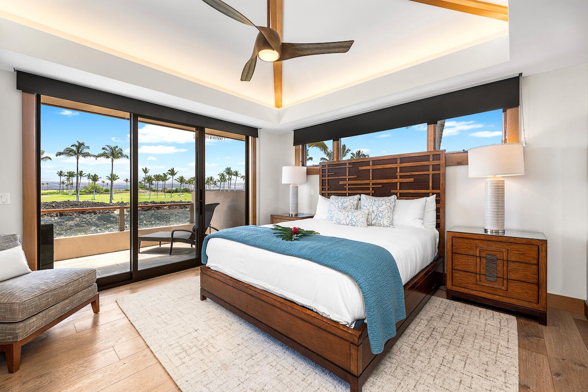 Wake up to sweeping golf course and mountain views from your private lanai at Laule'a #14.