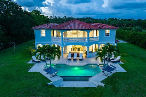 Private 5000 SF Waterfront Mansion w/ Pool & Games