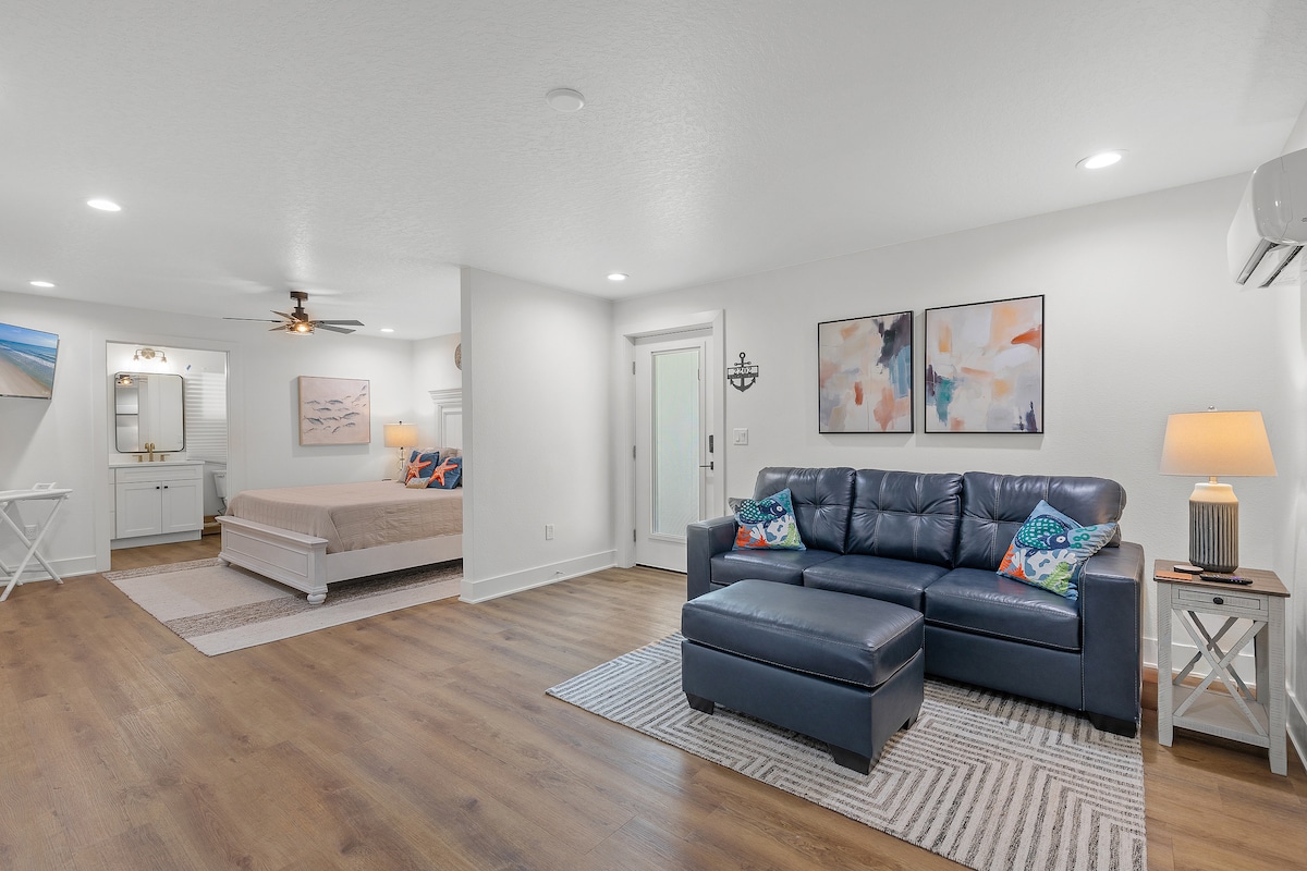 Sofa na razvlačenje u južnom studiju