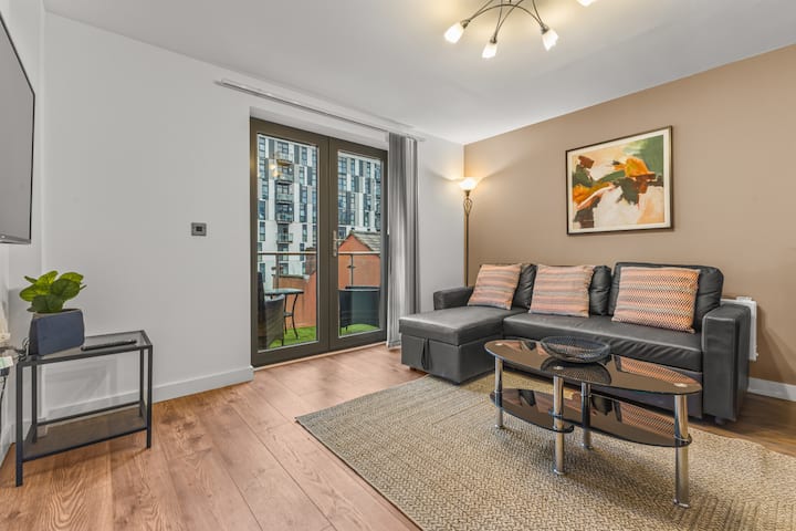 Central 2-king Bedroom Flat & Gated Parking - Manchester
