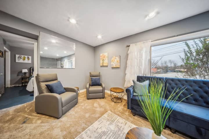 Stylish 3br Cleveland Home Near Clinic & Downtown - Bedford, OH