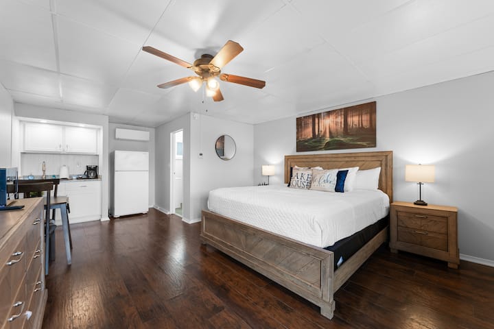 Lakeside Bliss: Your Ideal Escape! Sc8 - Kimberling City, MO