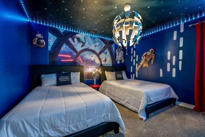 Themed Family Haven  Spacious & Ideal Near Disney - 基西米