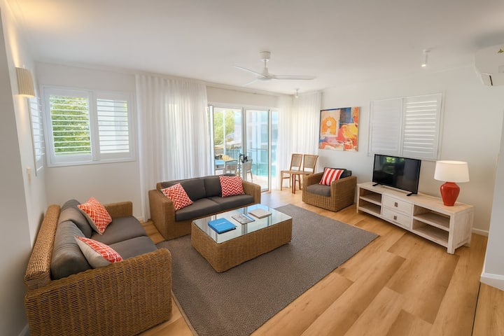 2 Bedroom Luxe Ocean View Suite - Port Douglas