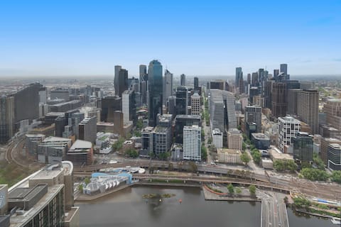 Top Airbnb: Ultralux Southbank 3BD with jaw-dropping views in Southbank