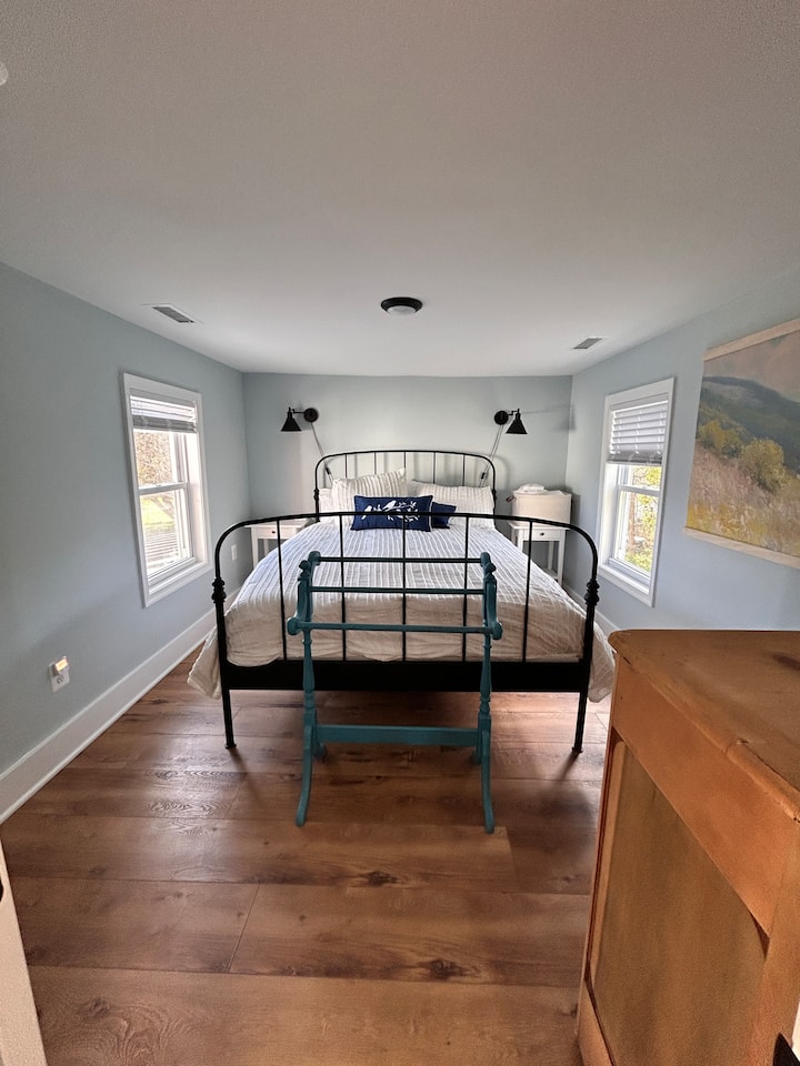 Брачна спална соба