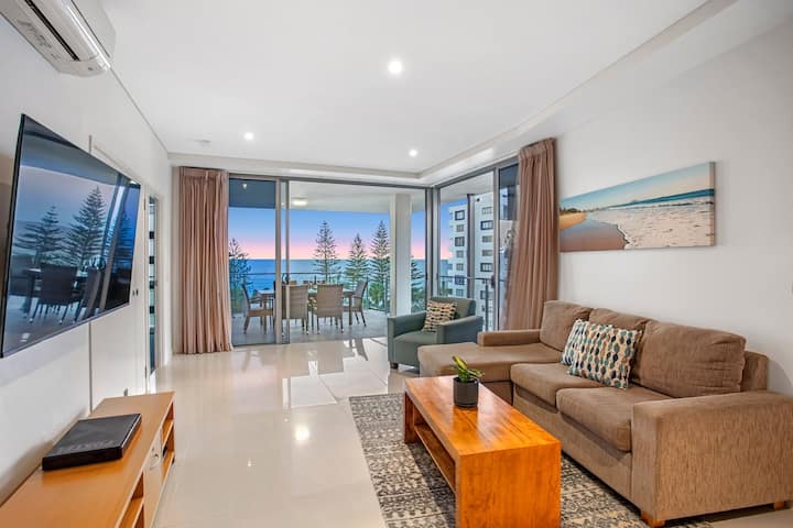 2 Bedroom Corner Apartment With Ocean Views - Maroochydore