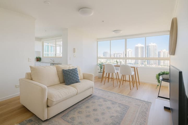 Light-filled 1br | Prime New Farm Location - Brisbane