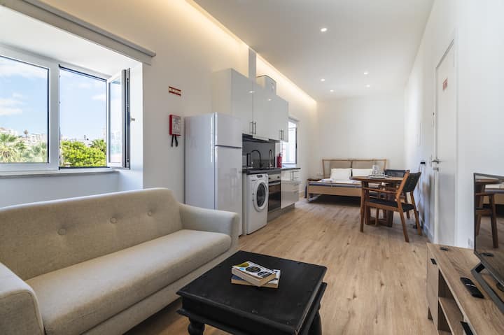 Downtown Studio Apartment G - 5 Min From The Beach - Albufeira