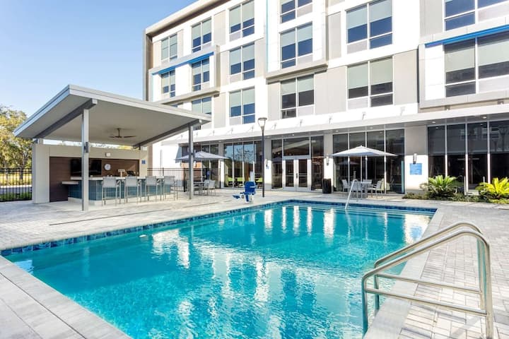 Family Room | Tryp Orlando | Bunk + 2 Queens - Orlando, FL