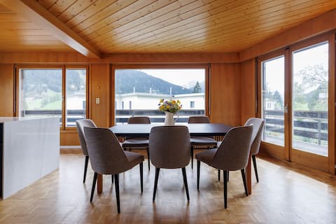 Luxury Alpine Retreat • Mountain View • Near Lift