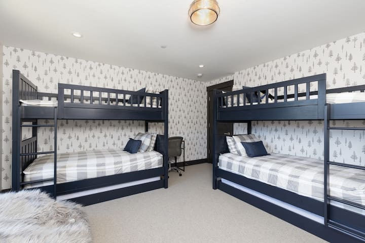 Yuxarıdakı Bunk Otağı