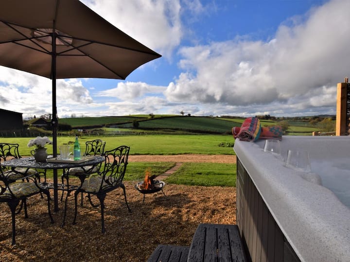 2 Bed In Crediton (Oc-78468) - Tiverton Castle