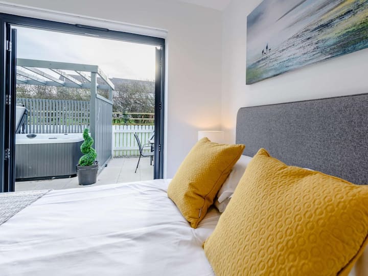 2 Bed In Bideford (Oc-77289) - Appledore