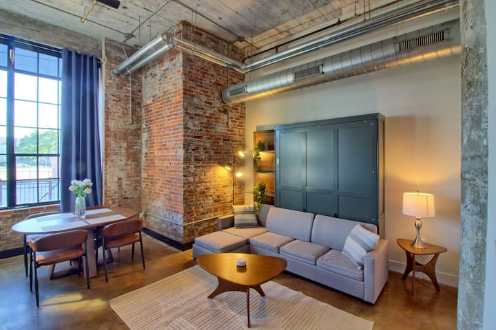 Chic Ultramodern Studio Loft w/ Designer Features - Lofts for Rent in ...