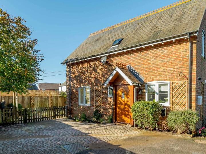 3 Bed In Lymington (Oc-90002) - Lymington