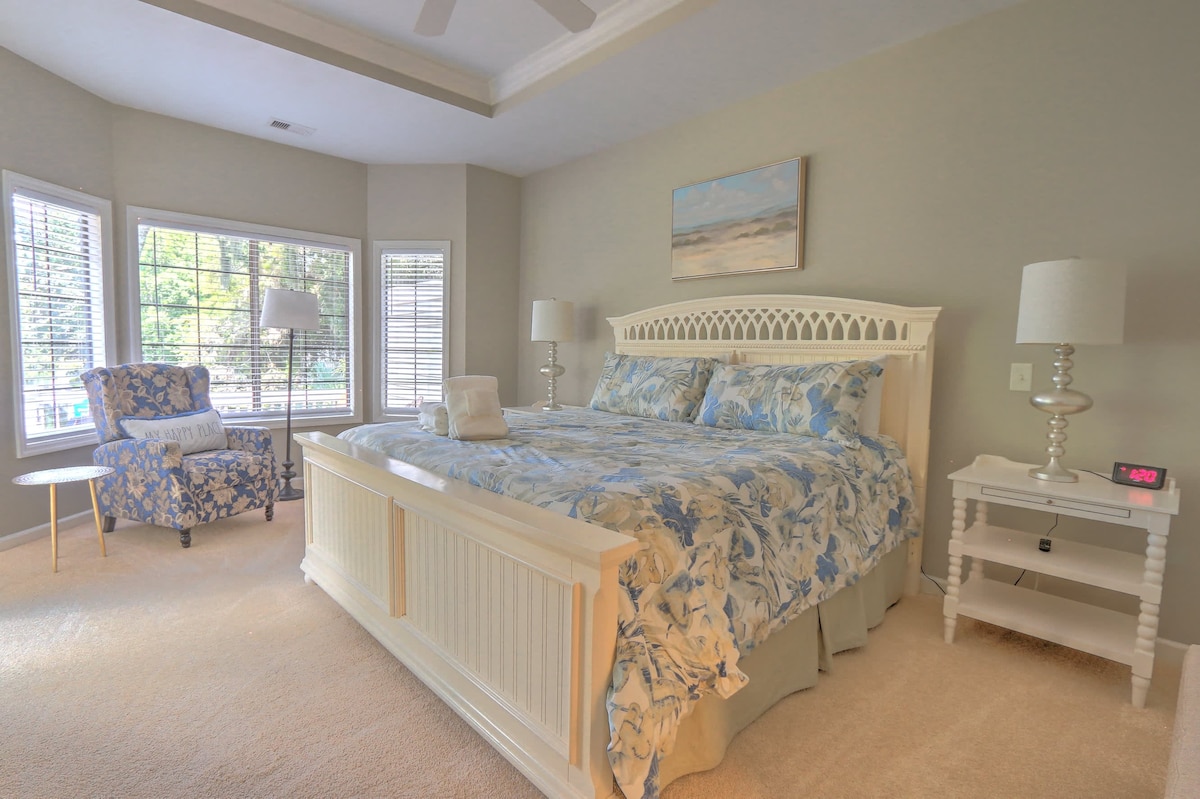 Veliki primarni apartman s bračnim krevetom i kupaonicom 