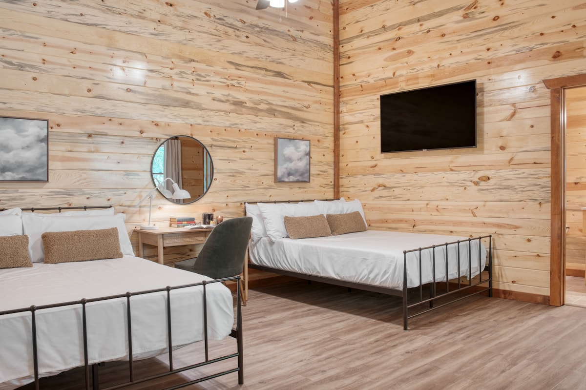 Спалната соба 5 има 2 пати повеќе брачни кревети.