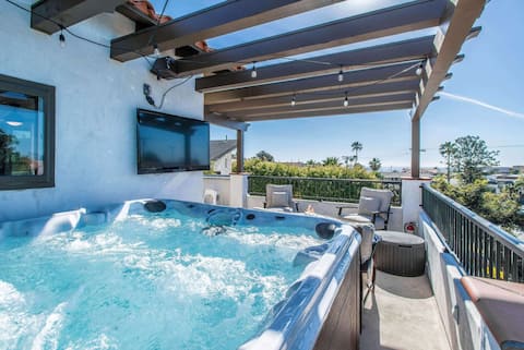 Oceanview Penthouse  HotTub  Walk to Village/Beach