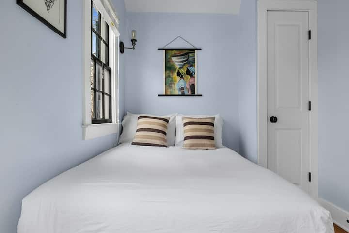 Спална соба 3: брачен кревет (широк 125 - 149 см)