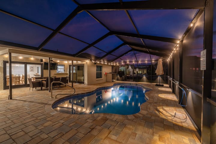 Kayaks/waterfront/ Pool/open Floor Plan/tiki Bar - Hernando Beach, FL