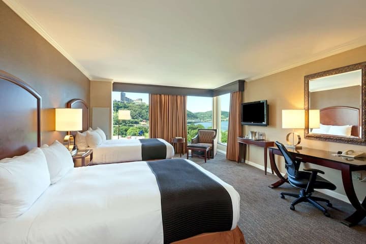 Wyndham Grand | 2 Doubles | Riverfront Room - Pittsburgh, PA
