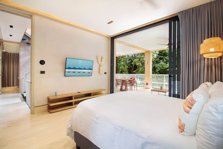 Luxury Villa with Pool, Terraces & Golf Privileges