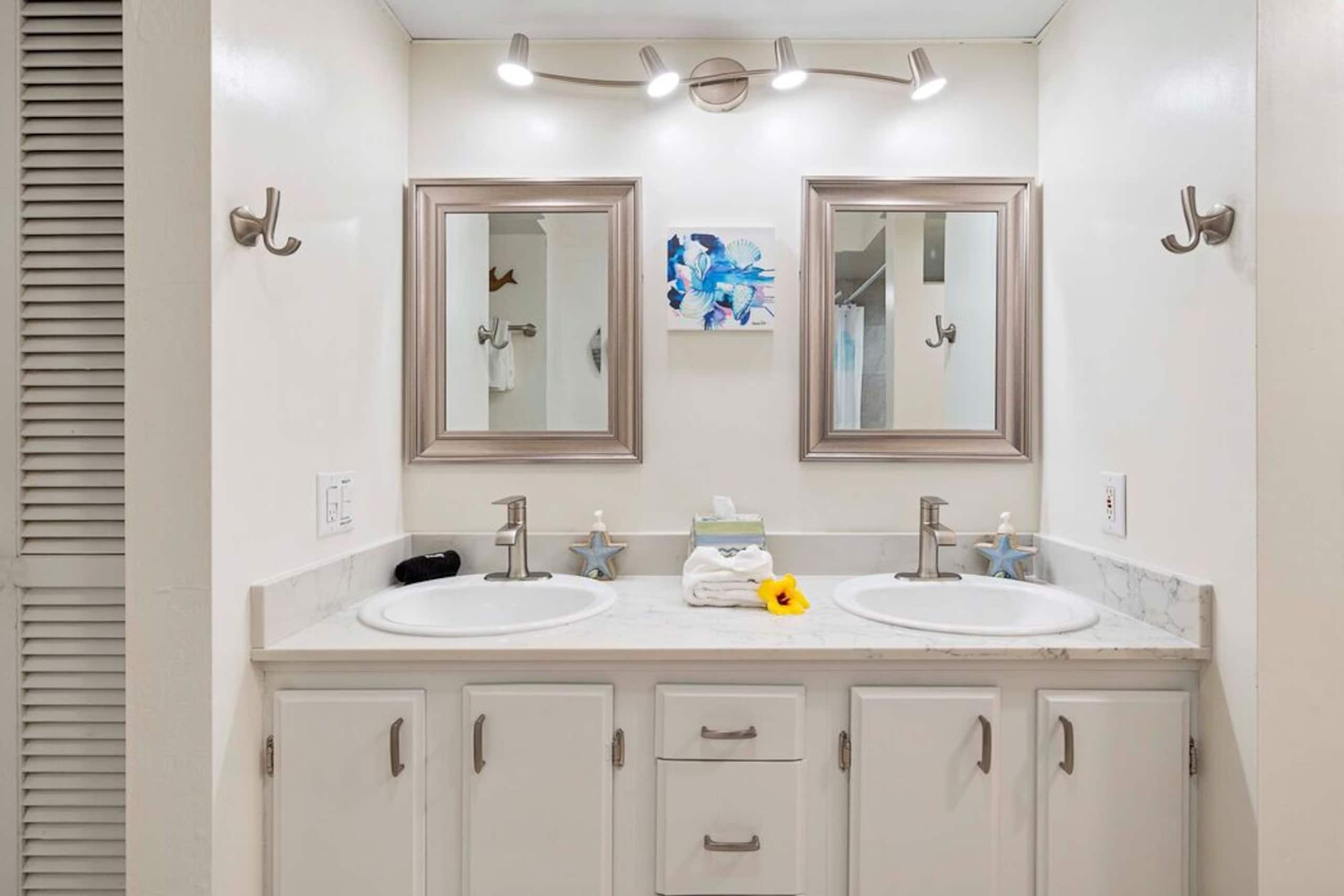 Condo in Kailua-Kona · ★4.89 · 1 bedroom · 2 beds · 1 private bath - Image 19