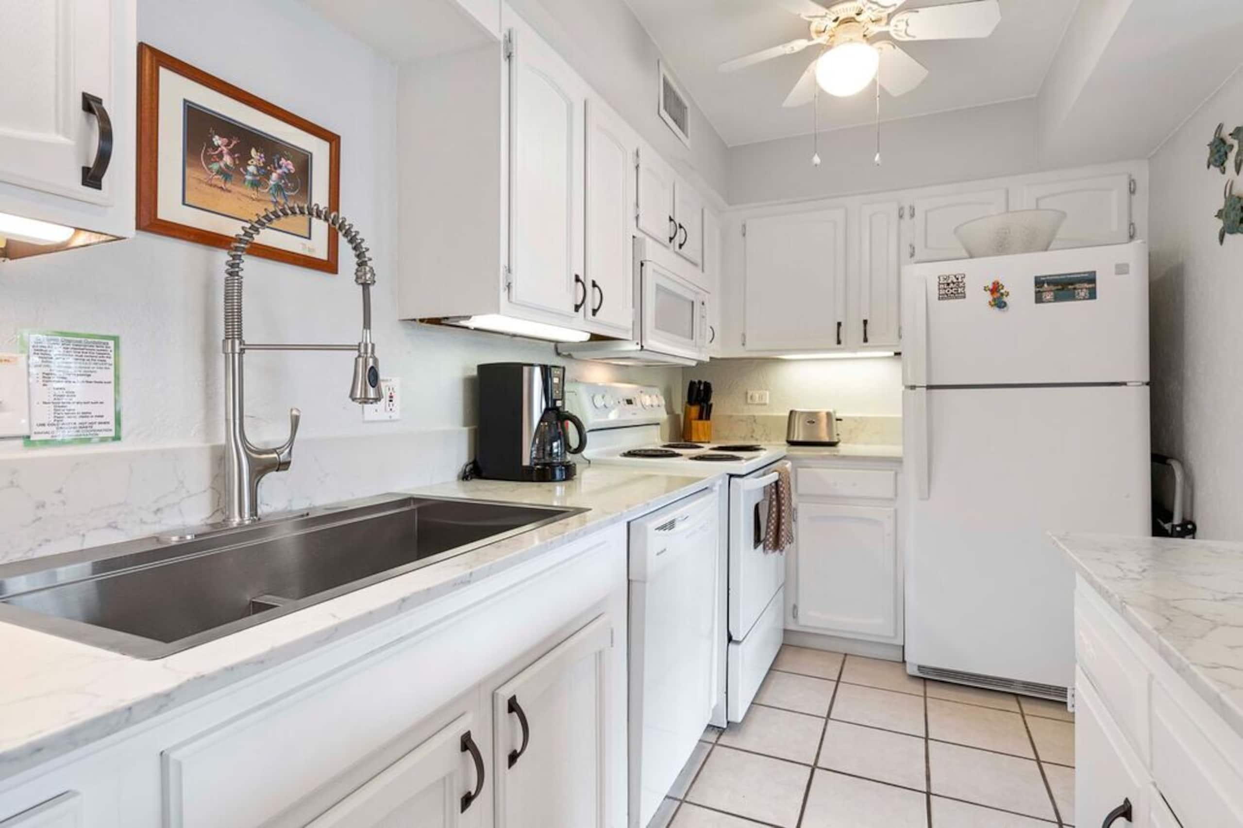 Condo in Kailua-Kona · ★4.89 · 1 bedroom · 2 beds · 1 private bath - Image 14