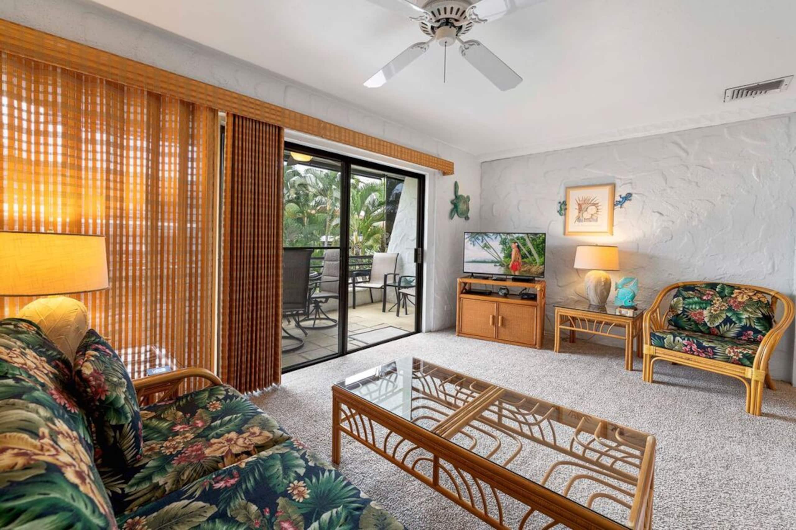 Condo in Kailua-Kona · ★4.89 · 1 bedroom · 2 beds · 1 private bath - Image 10