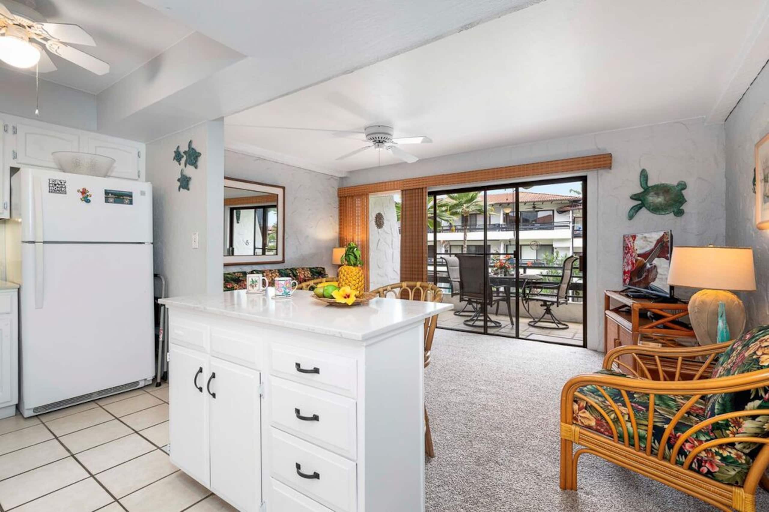 Condo in Kailua-Kona · ★4.89 · 1 bedroom · 2 beds · 1 private bath - Image 13