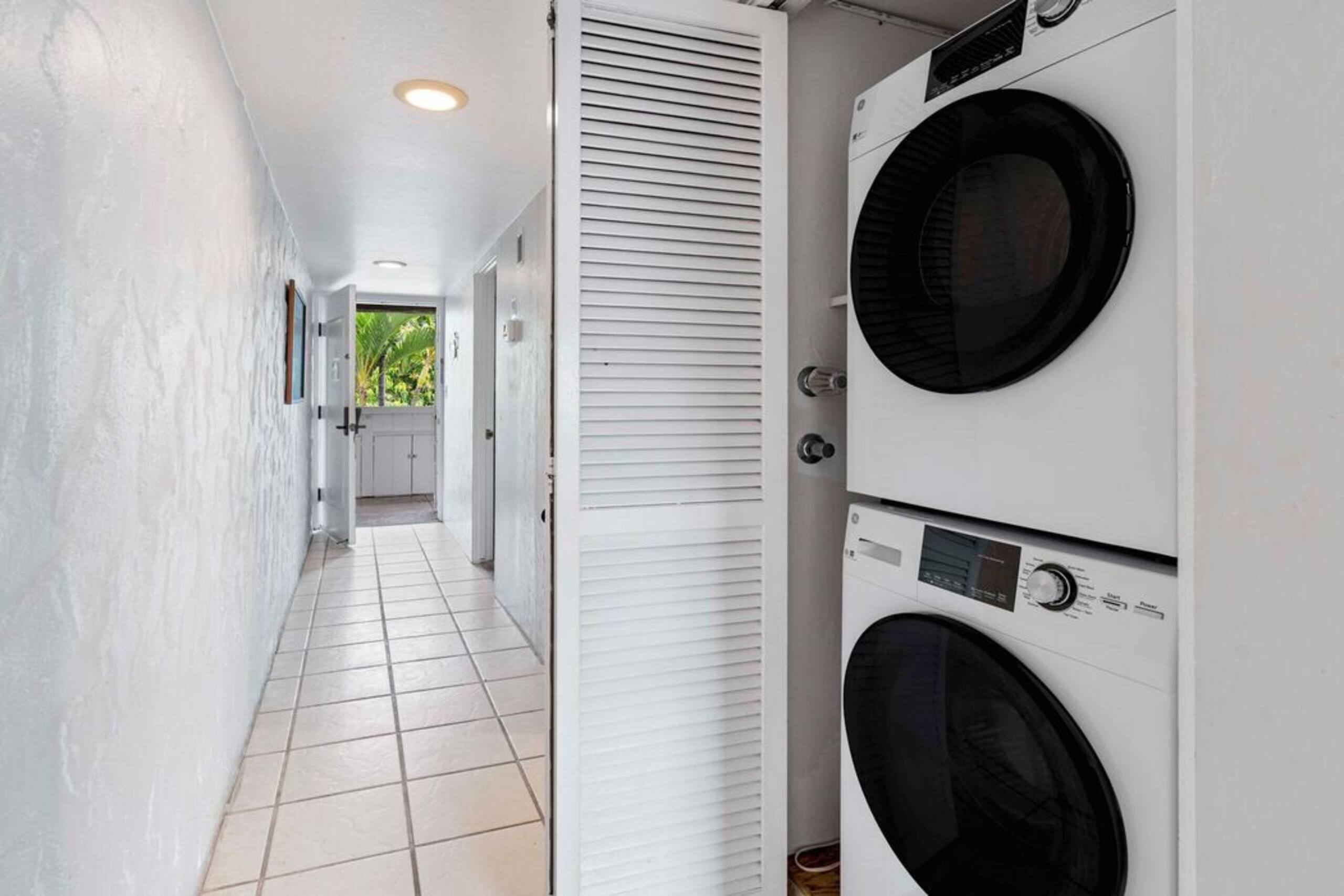 Condo in Kailua-Kona · ★4.89 · 1 bedroom · 2 beds · 1 private bath - Image 16