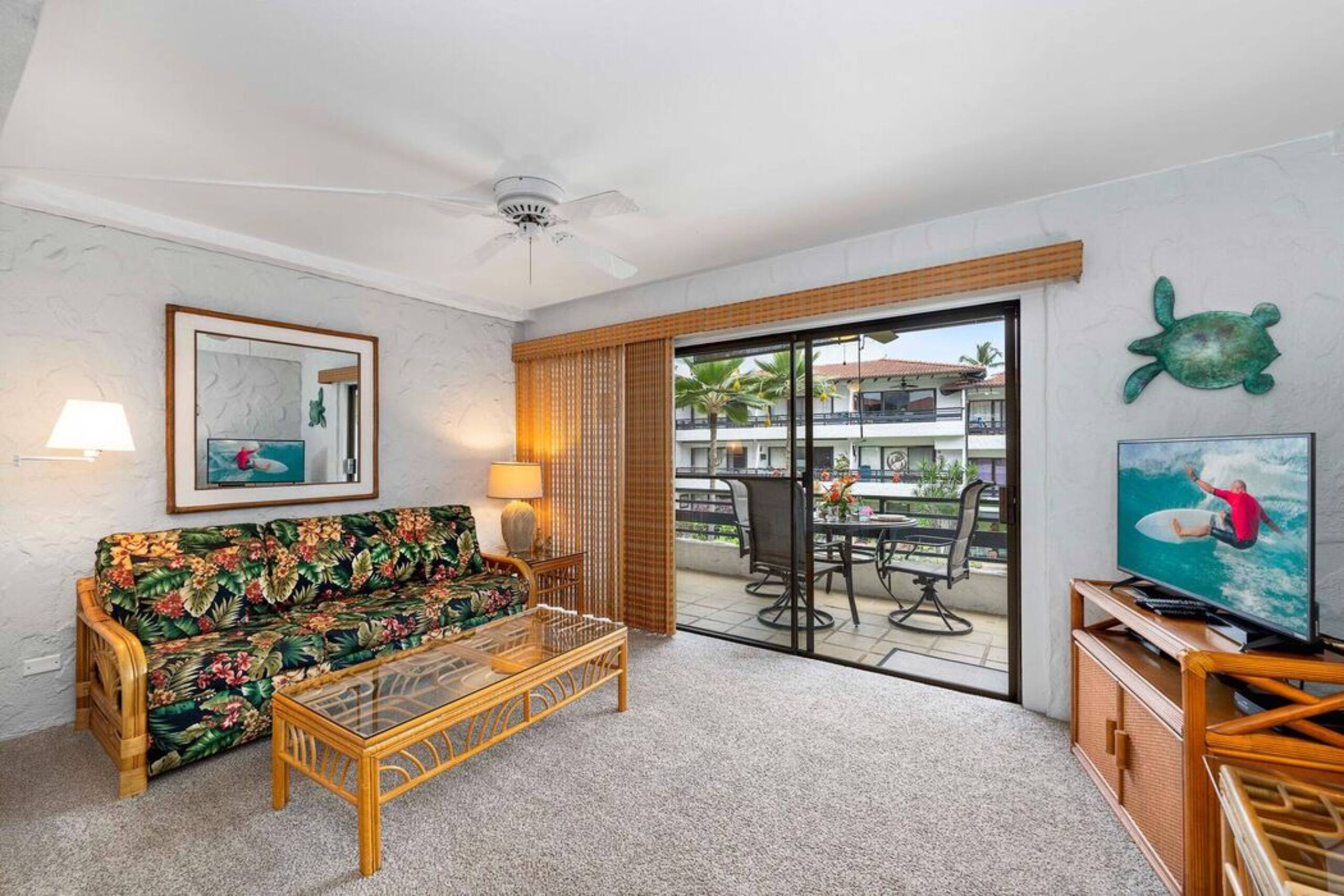 Condo in Kailua-Kona · ★4.89 · 1 bedroom · 2 beds · 1 private bath - Image 11