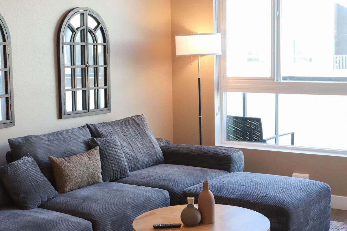 Photo inspiration: Visual Reference: Urban Chic Home 10 Min From Disneyland W Pool Gym