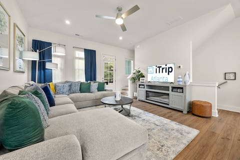 Top performing Airbnb: Pool, Garage Parking, EV Charger, Outside Space in Chosewood Park