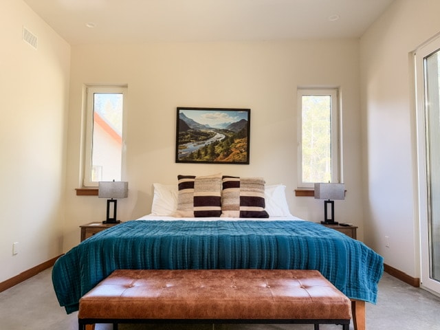 غرفة نوم رئيسية بحمام داخلي