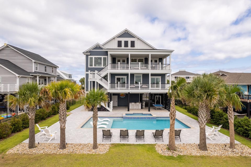 Top-earning Airbnb listing in Murrells Inlet, 8 bedrooms