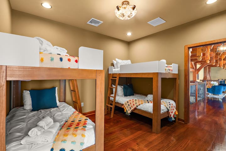Acogedoras literas perfectas para niños, amigos o noches llenas de risas juntos.