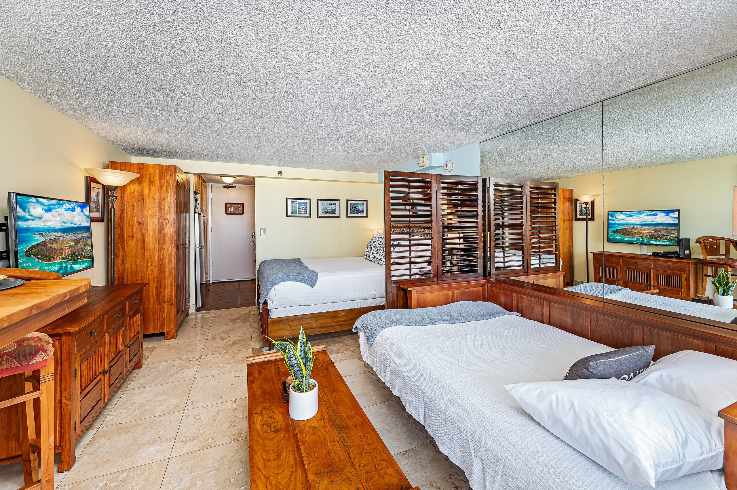 Island Colony City-Mountains View Condo Near Beach - Image 6