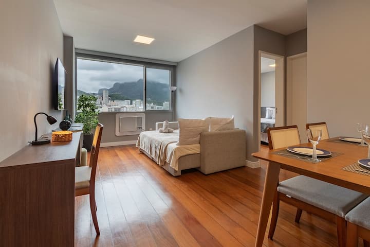 Vaše okno do Rio de Janeira! Úžasný výhľad na Morro Dois Irmãos a lagúnu, ktorý inšpiruje vaše dni v nádhernom meste.