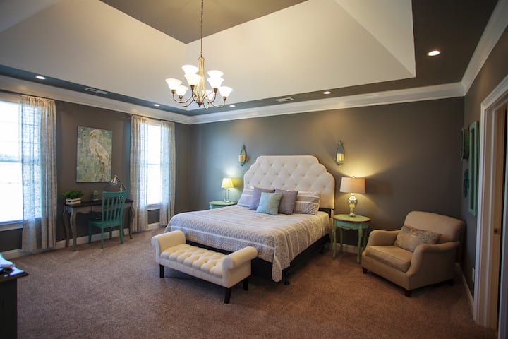 Reider Room King Bed