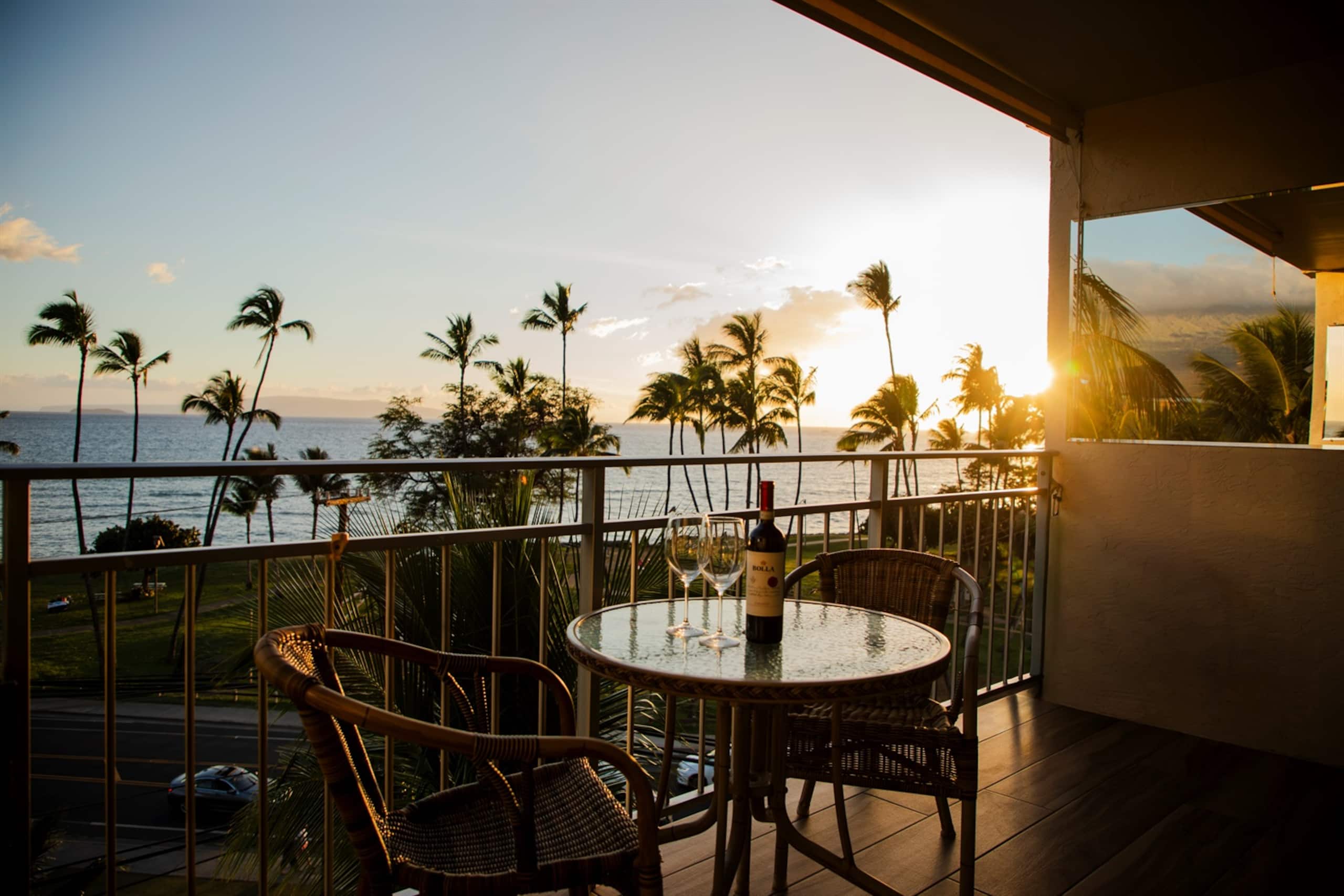 Oceanview Penthouse: Peaceful Upscale Escape, View - Image 2