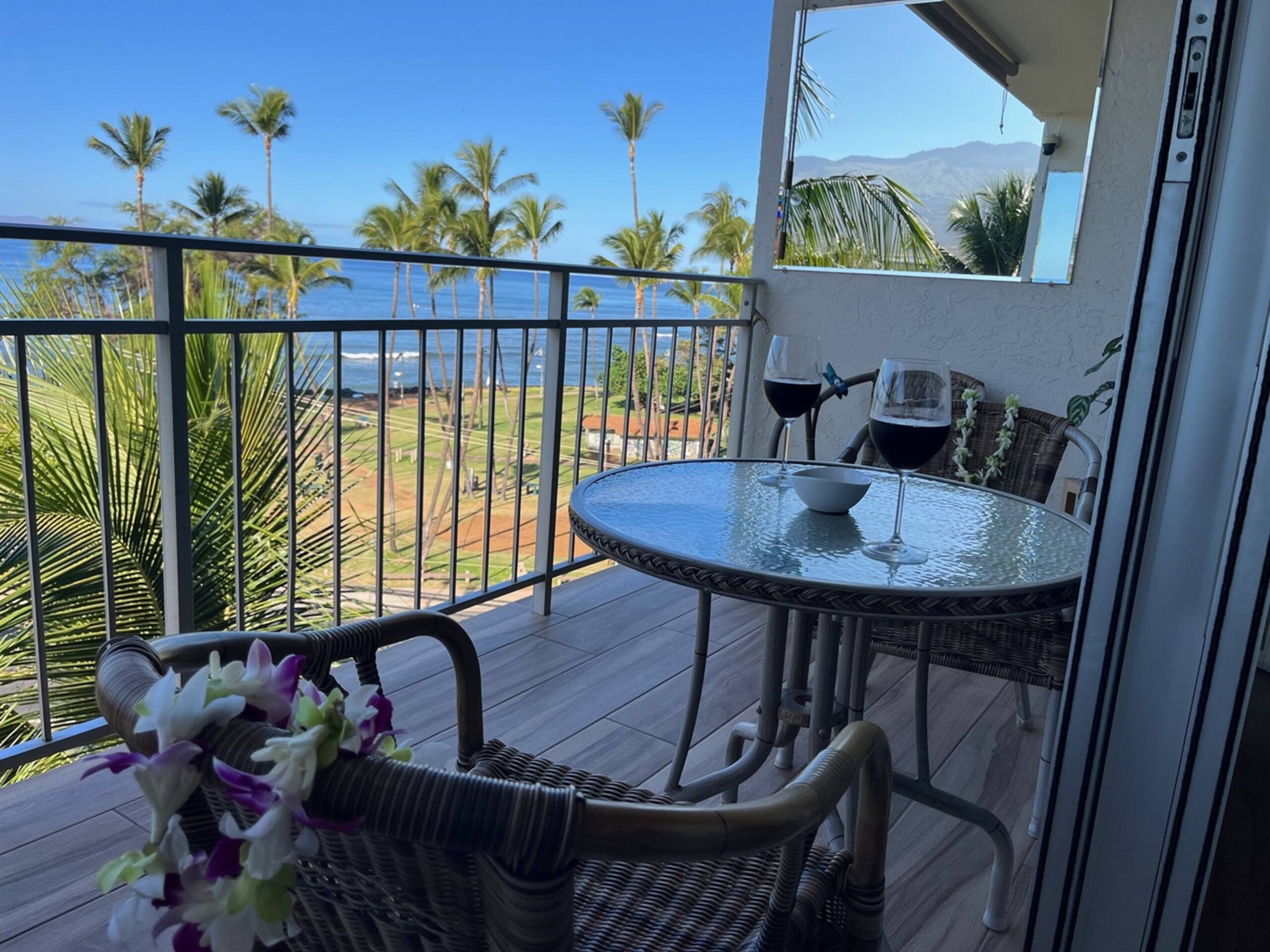 Oceanview Penthouse: Peaceful Upscale Escape, View - Image 10