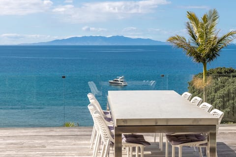 Waikare House – Above Oneroa Bay