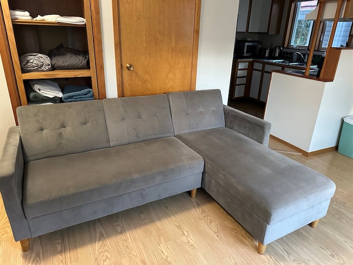 Cozy Juneau Retreat -Near Town, Sleeps 4. - Juneau, AK