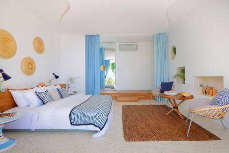 วิลล่าซีสเคป - ห้องนอนใหญ่ชั้นล่างกว้างขวาง