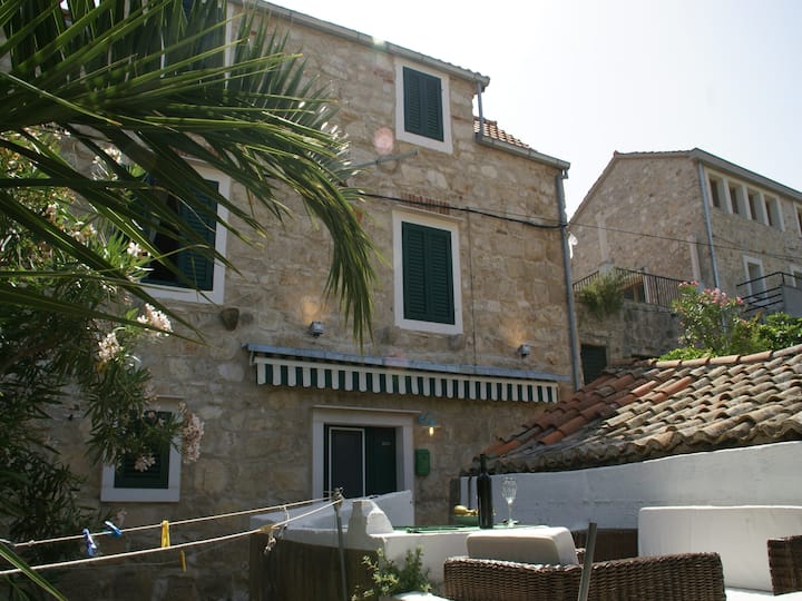 Maison Traditionnelle Avec Deux Appartements - ビス島