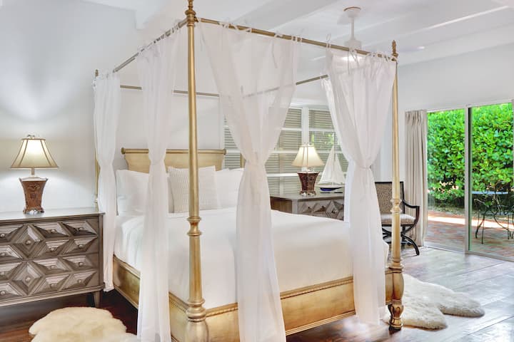 Private Guest Cottage | Queen size bed, access to garden.