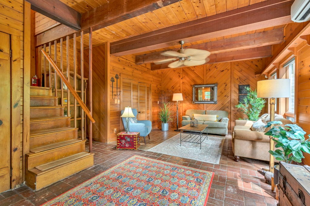 Простор за живеење на главниот кат