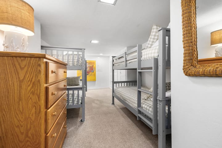 Spavaća soba 5 – prizemlje – 4 jednostruka kreveta